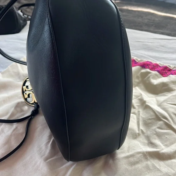 Large Tory Burch Bucket Bag - Picture 3 of 5